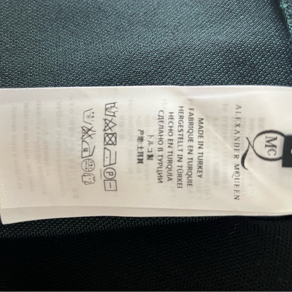 Alexander McQueen colorblock Green and Black Long Sleeve Dress - Picture 4 of 4